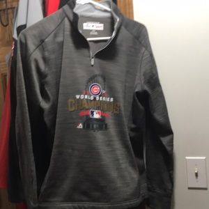 Women’s sz M thermabase Chicago Cubs Sweatshirt